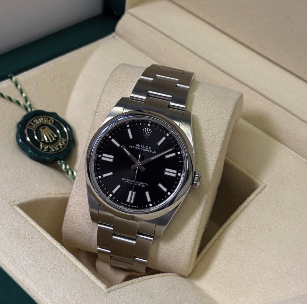 ROLEX OYSTER PERPETUAL BLACK DIAL