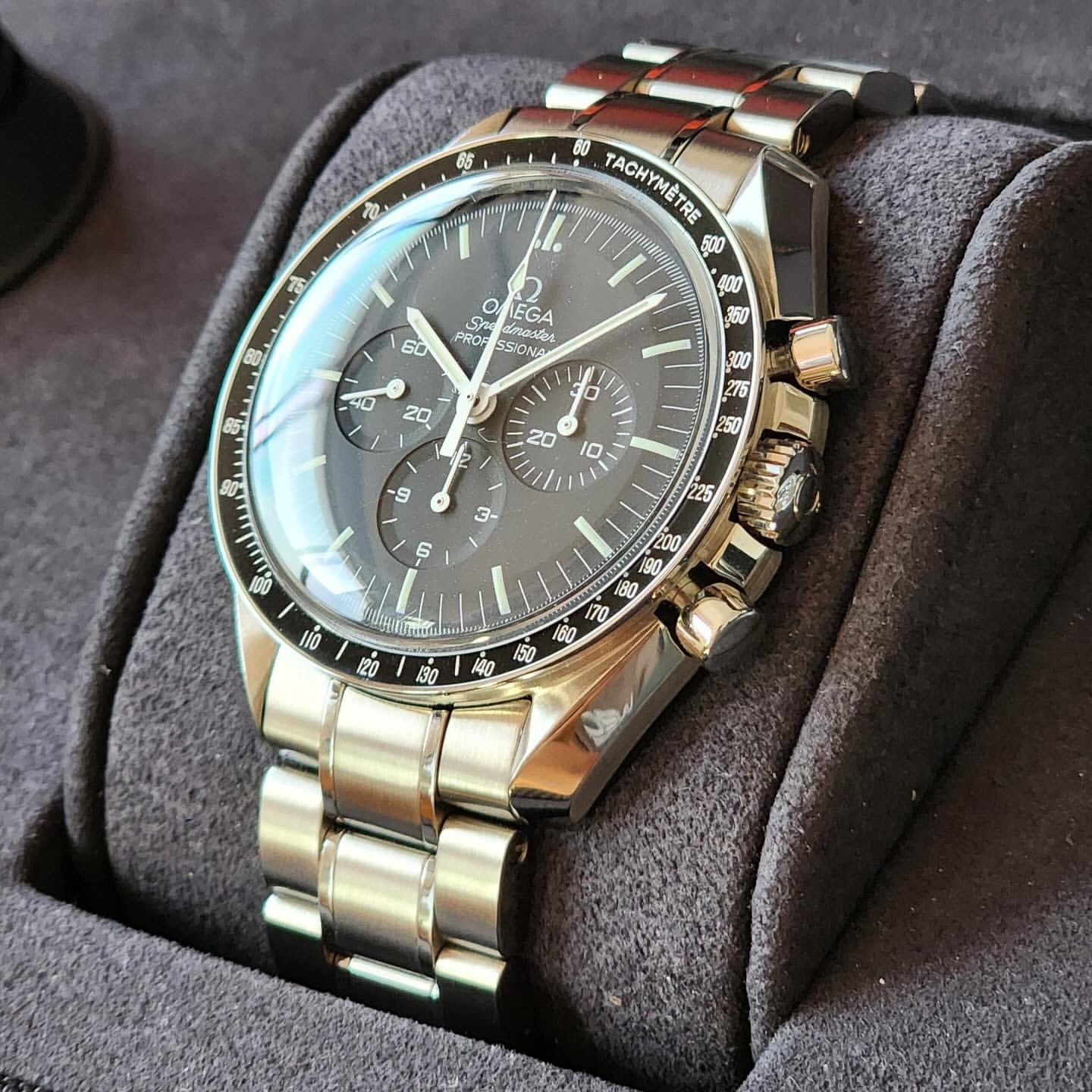 OMEGA SPEEDMASTER PROFESSIONAL MOONWATCH