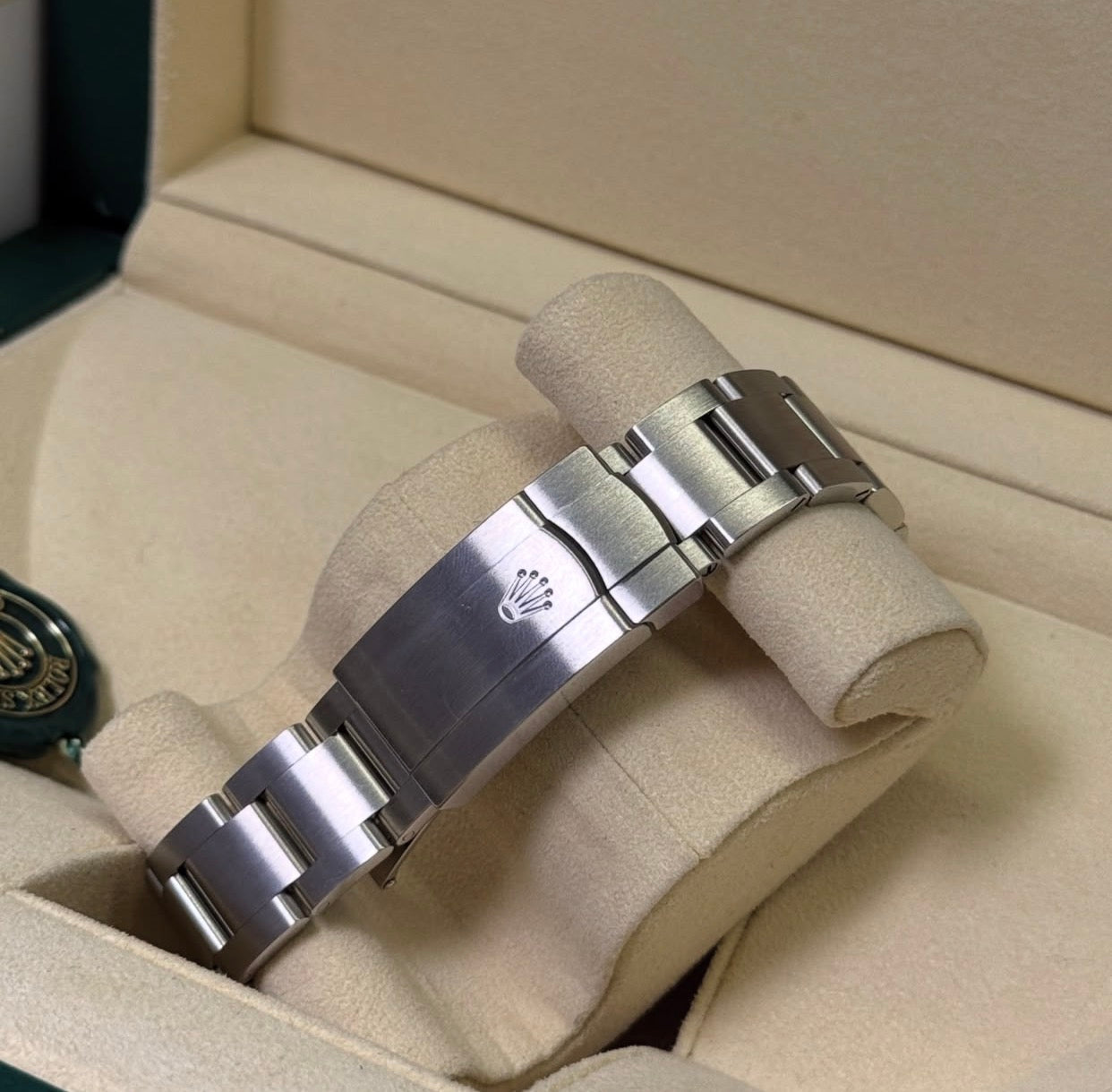 ROLEX OYSTER PERPETUAL BLACK DIAL