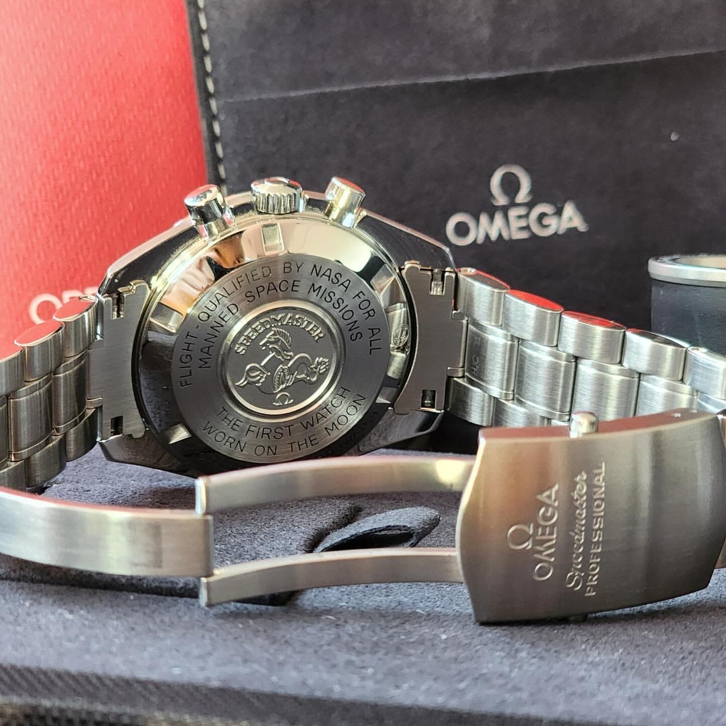 OMEGA SPEEDMASTER PROFESSIONAL MOONWATCH