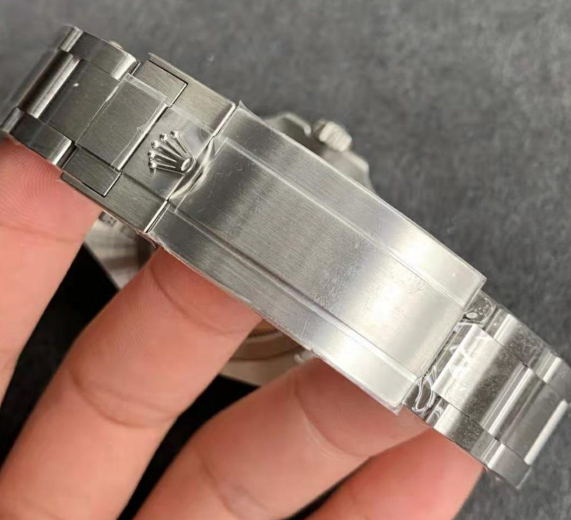 ROLEX SUBMARINER DATE “HULK”