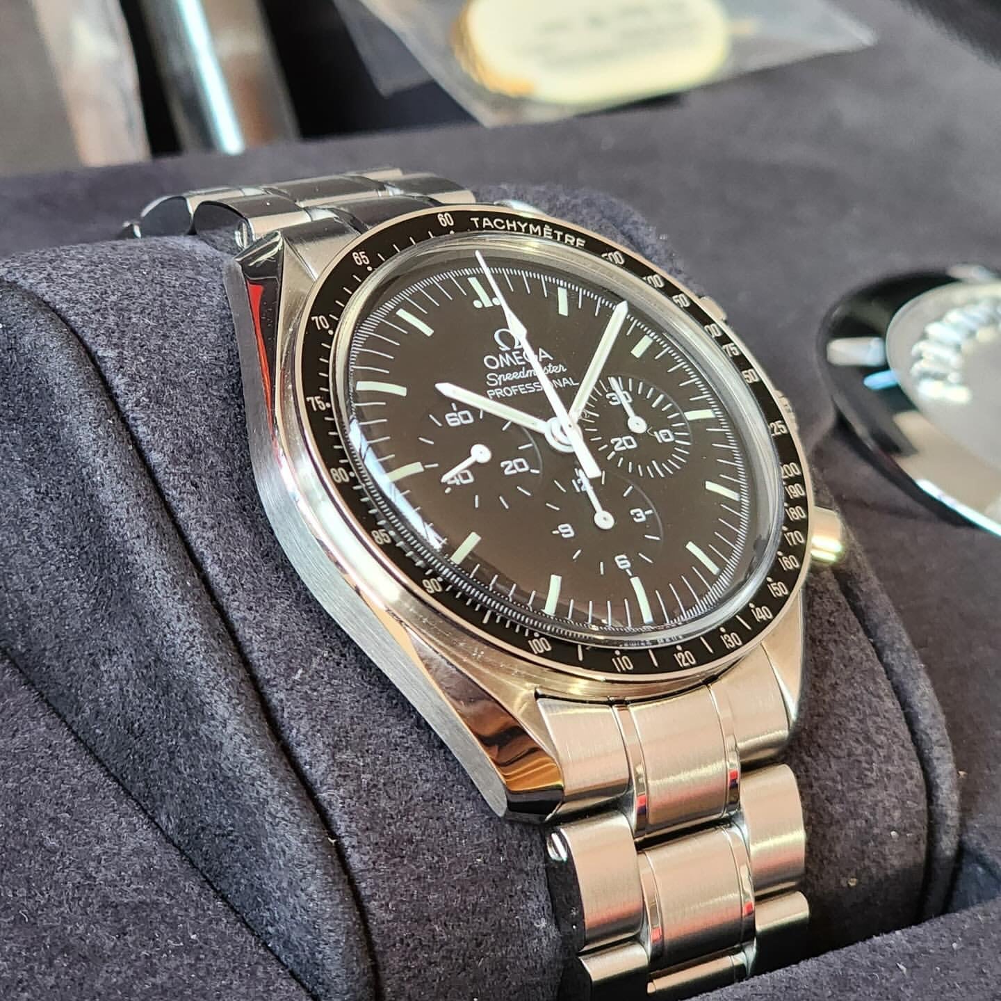OMEGA SPEEDMASTER PROFESSIONAL MOONWATCH