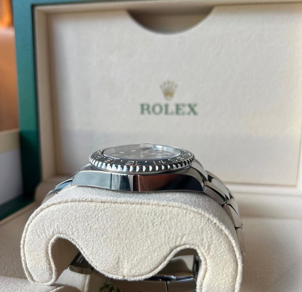 ROLEX GMT-MASTER II OYSTER "BRUCE WAYNE"