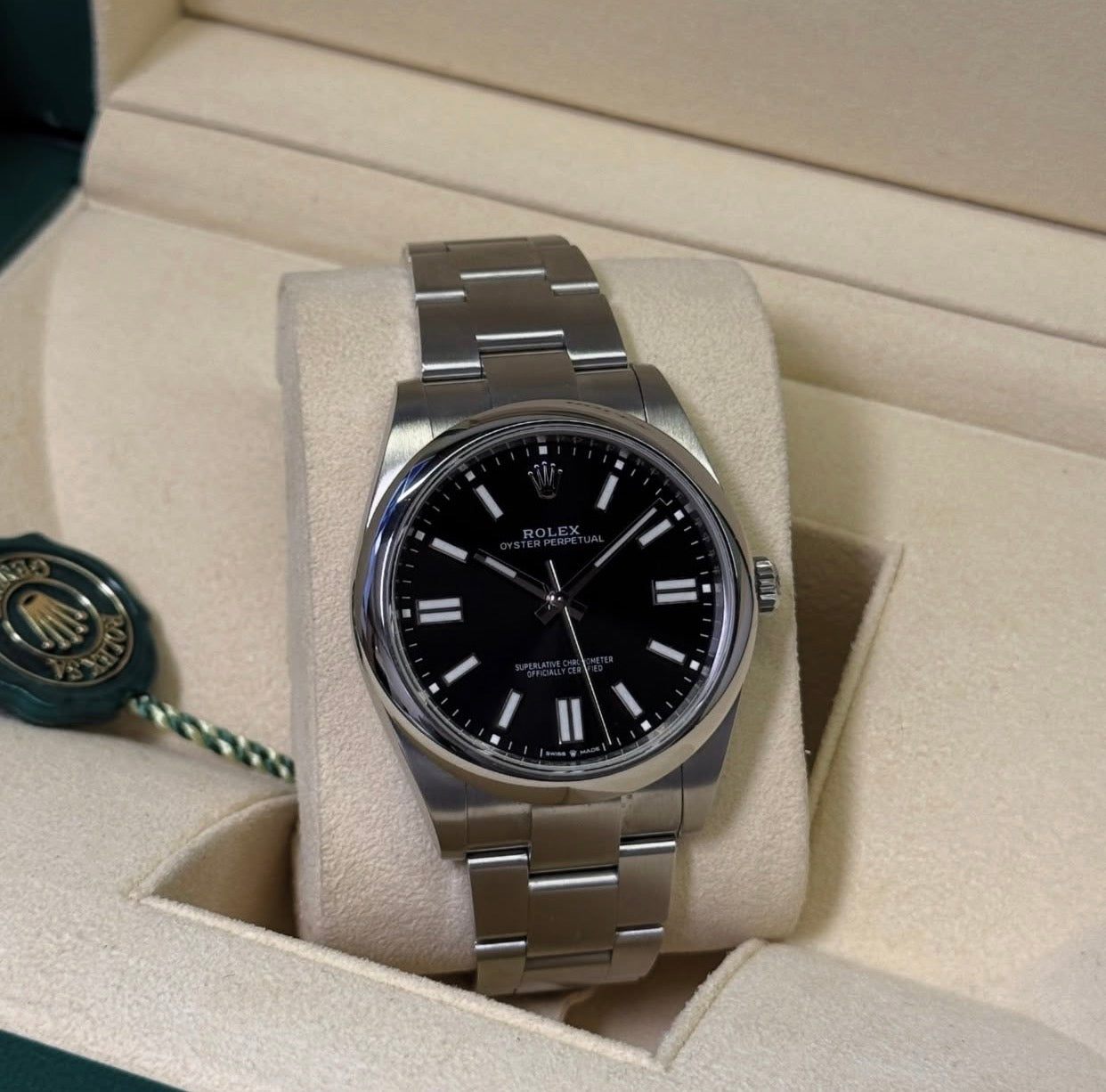 ROLEX OYSTER PERPETUAL BLACK DIAL